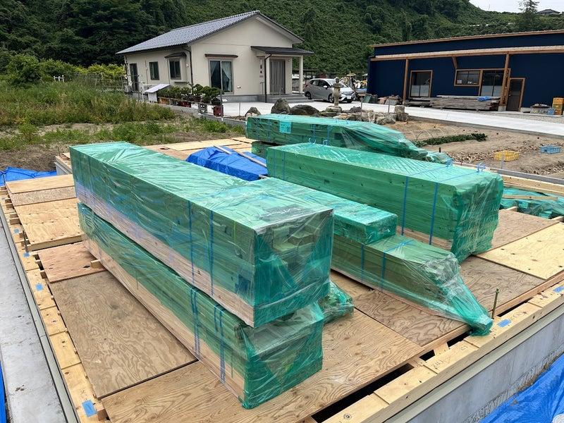 構造材等搬入へ♪