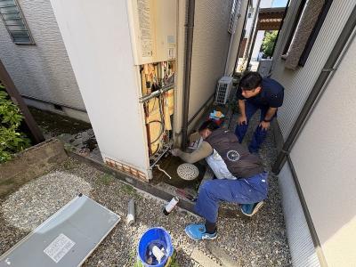 外部雨戸が落ちた...