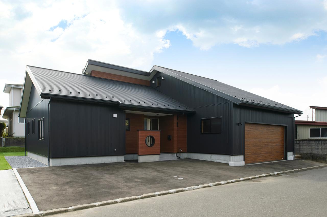 ガレージ付き平屋建て